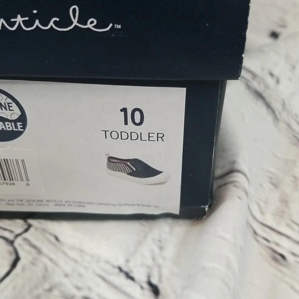 NWT Oshkosh b'gosh girls slip-on sneaker